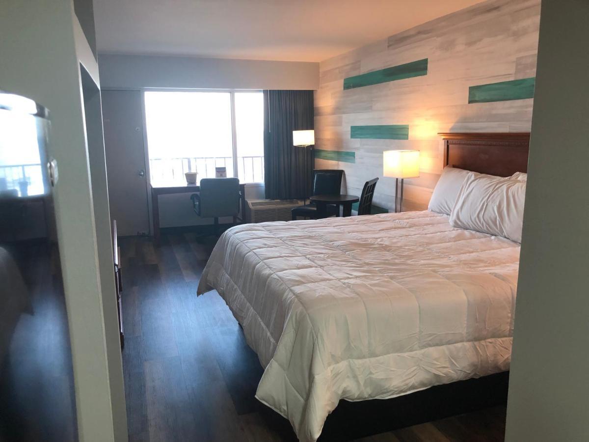 Gazebo Inn Oceanfront Миртл-Бич Экстерьер фото